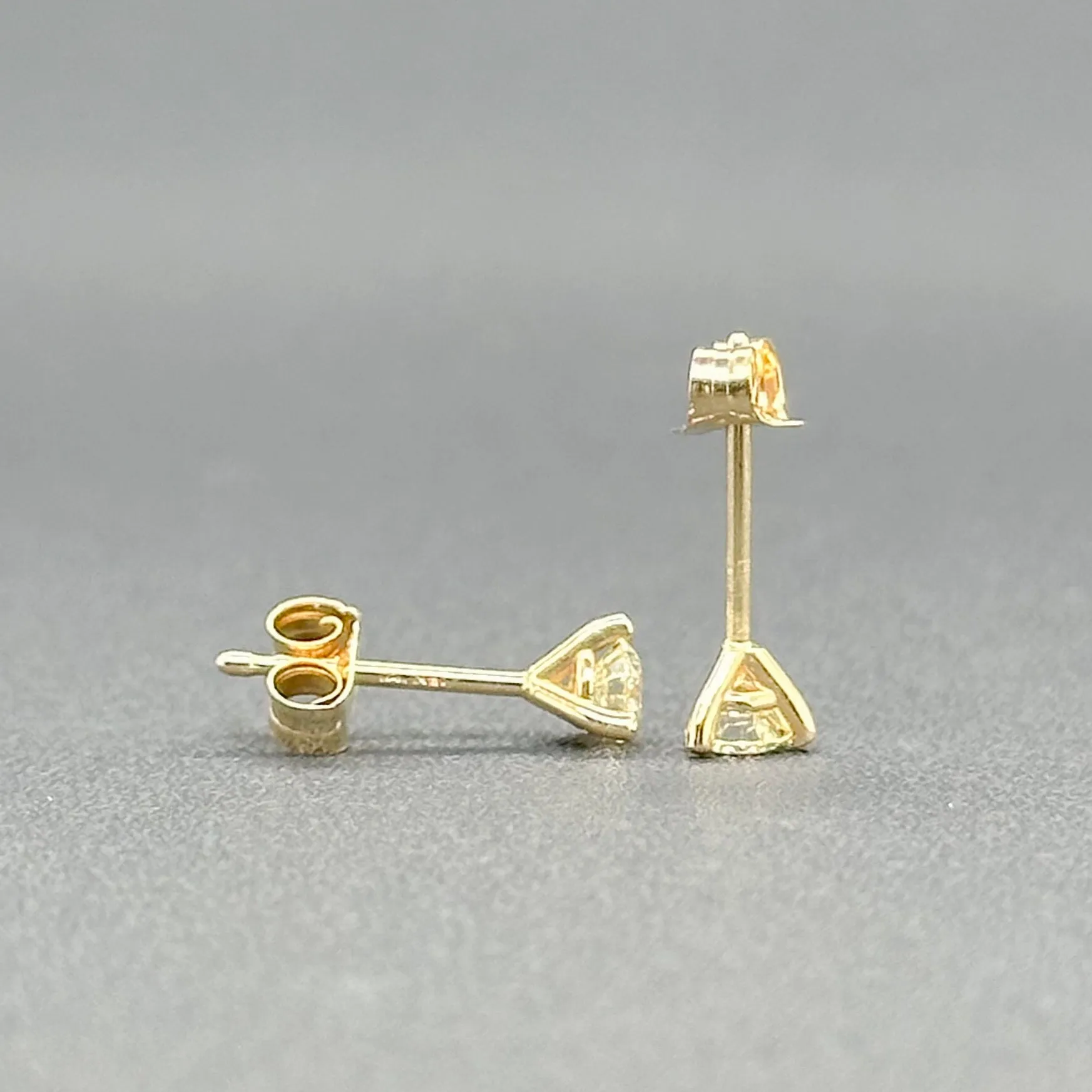 Estate 14K Y Gold 0.26ctw J/SI1 Diamond Stud Earrings