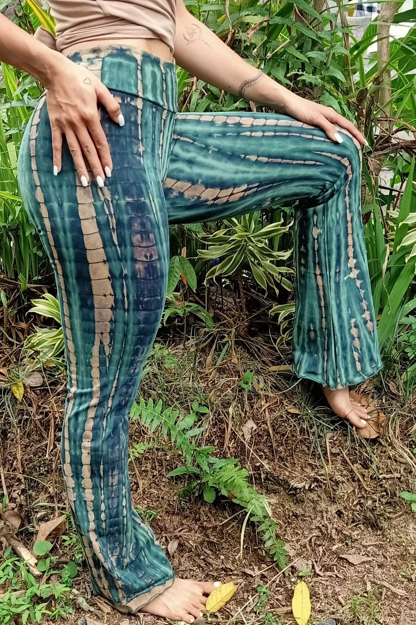 Flared Yoga Pants in Rainforest