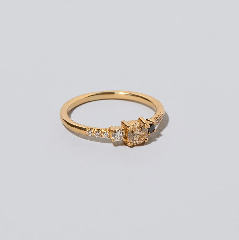 Patira Ring - Champagne & Black