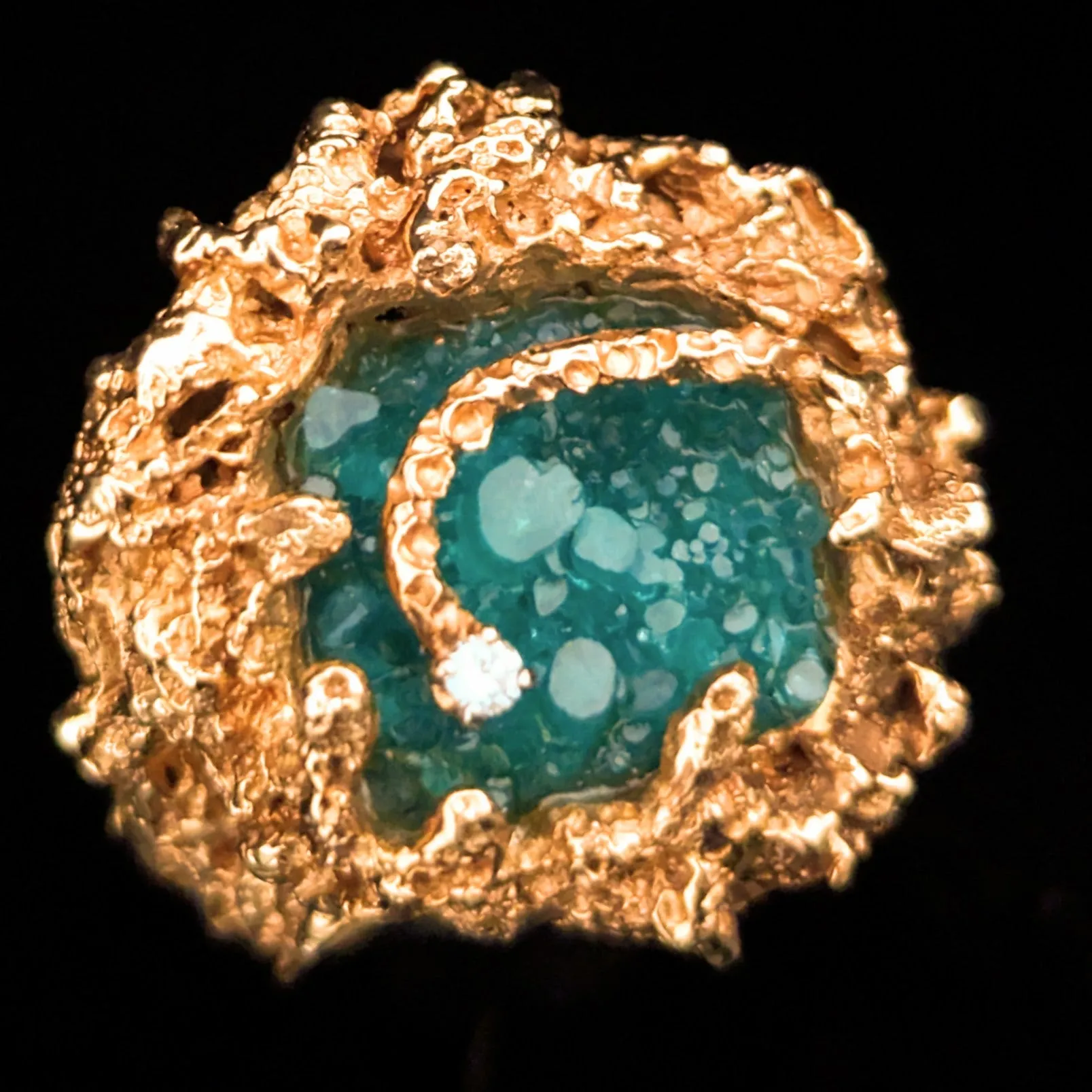 The Lecce - 1970s Diamond Crystalline Lab Created Emerald 14k Gold Brutalist Cocktail Ring