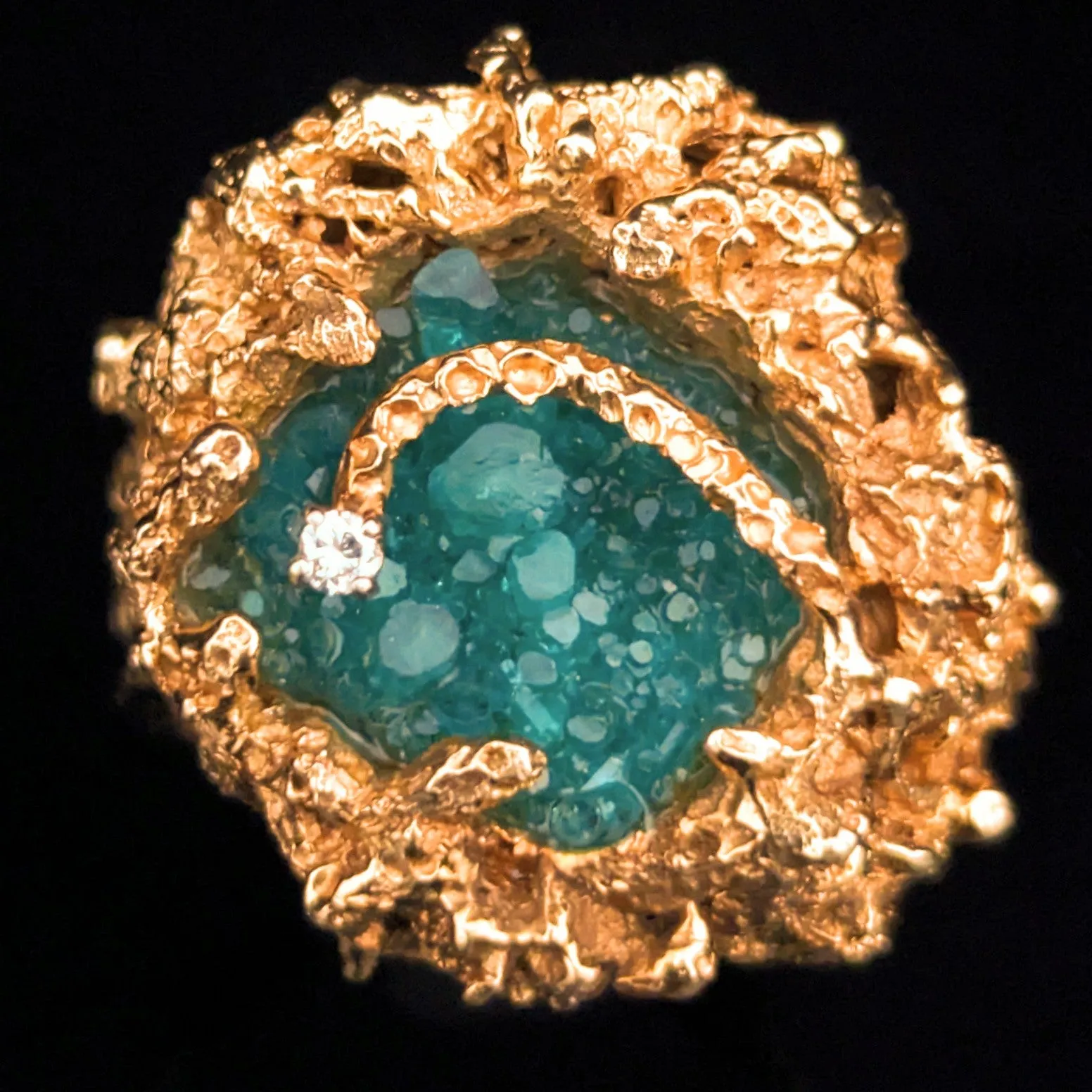 The Lecce - 1970s Diamond Crystalline Lab Created Emerald 14k Gold Brutalist Cocktail Ring